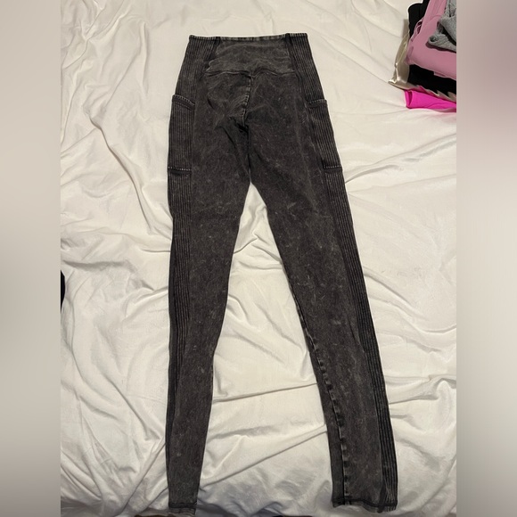 Aerie Grey Leggings - Picture 3 of 3